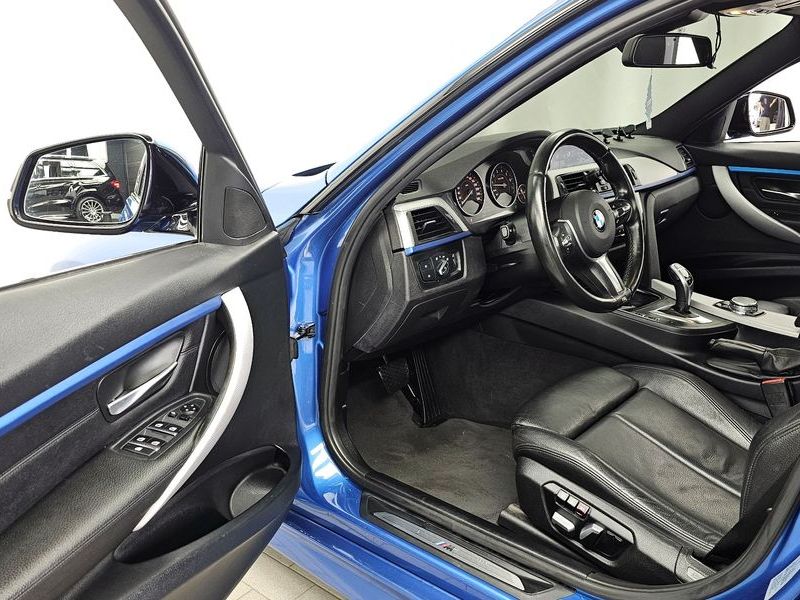 2017 BMW 3 Series 330i M Sport photo 10