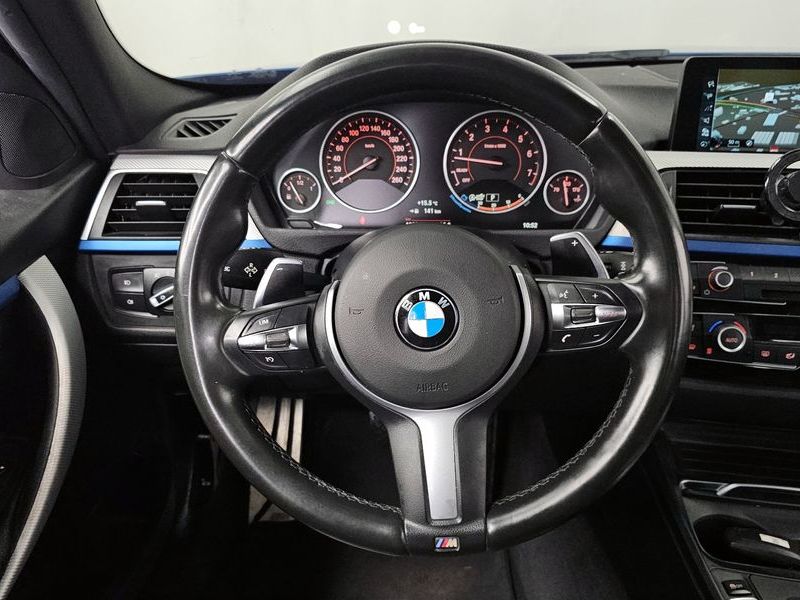 2017 BMW 3 Series 330i M Sport photo 13