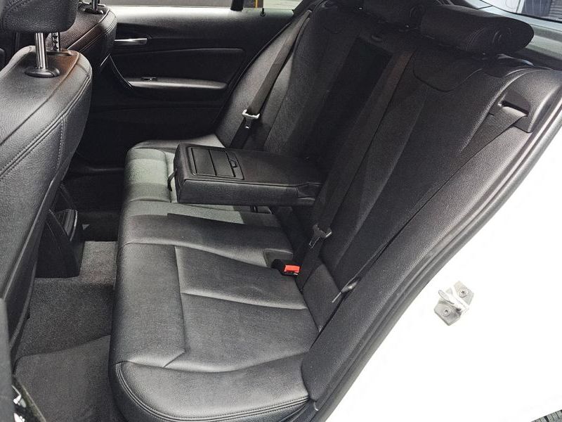2017 BMW 1시리즈 118d Sport 5Door photo 12