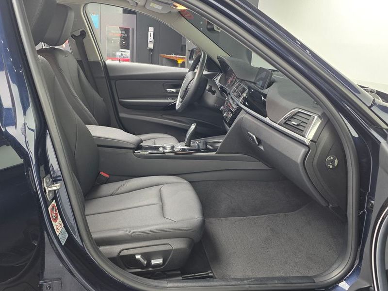 2017 BMW 3 Series 320d photo 11