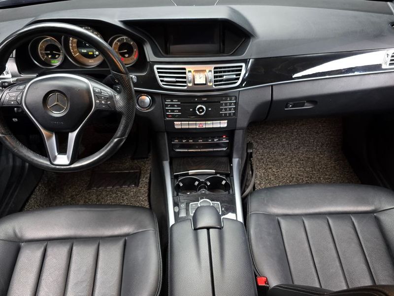 2016 Mercedes-Benz E-Class E220 Bluetec Avantgarde Sport photo 7
