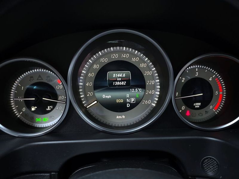 2016 Mercedes-Benz E-Class E220 Bluetec Avantgarde Sport photo 8