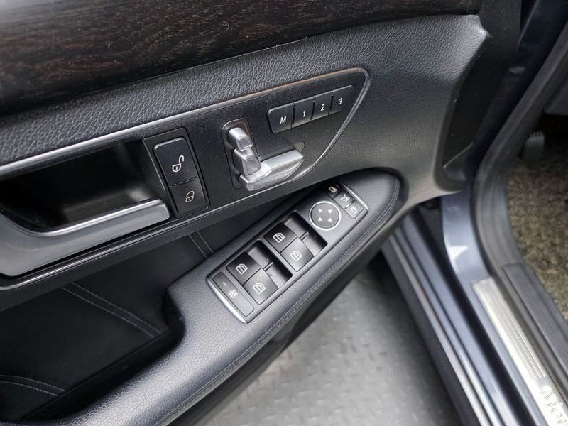 2016 Mercedes-Benz E-Class E220 Bluetec Avantgarde Sport photo 16