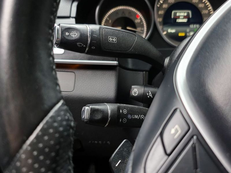 2016 Mercedes-Benz E-Class E220 Bluetec Avantgarde Sport photo 17
