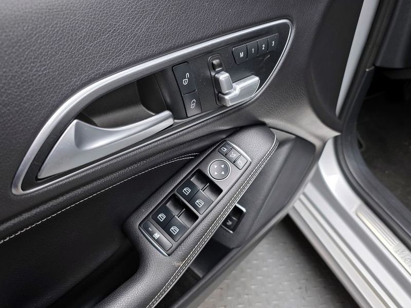 2016 Mercedes-Benz A-Class CLA200 d photo 17