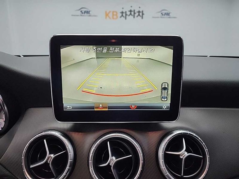 2016 Mercedes-Benz A-Class CLA200 d 4MATIC photo 16