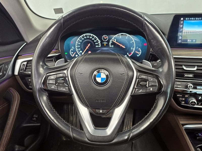 2019 BMW 5 Series 520d xDrive Luxury Plus photo 13