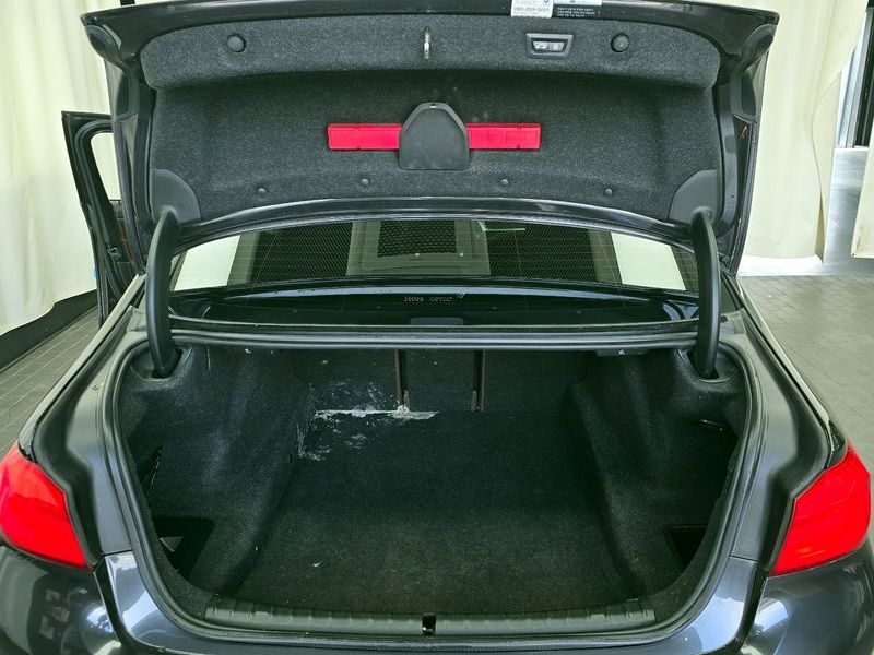 2019 BMW 5 Series 520d xDrive Luxury Plus photo 20