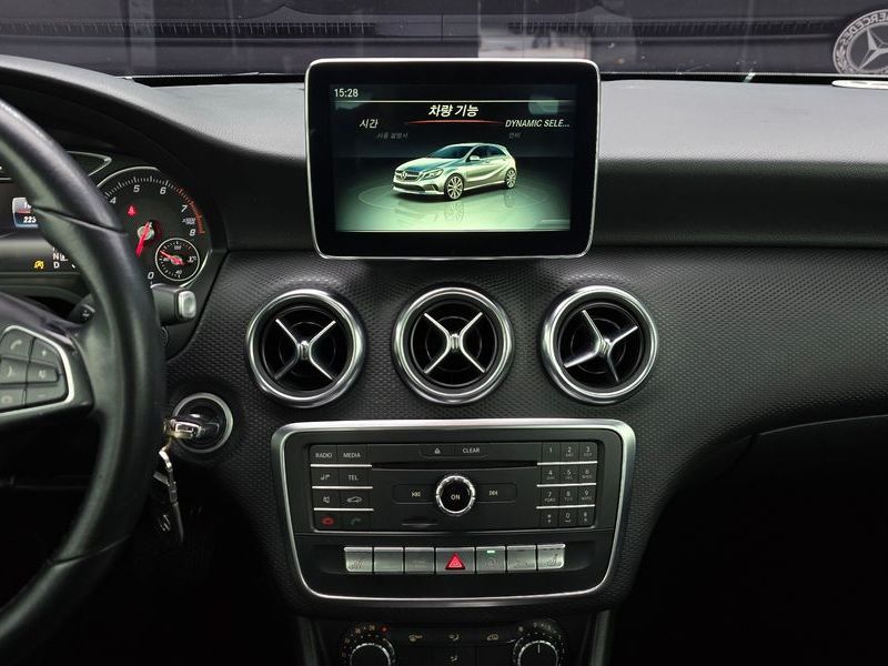 2016 Mercedes-Benz A-Class A200 photo 15