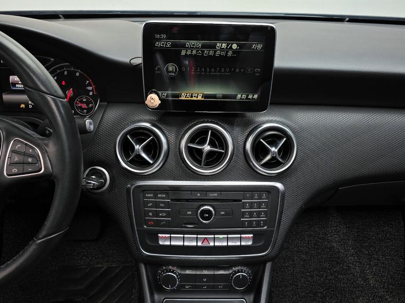 2016 Mercedes-Benz A-Class A200 photo 14