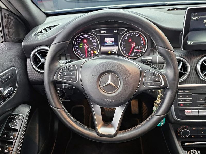 2016 Mercedes-Benz A-Class A200 photo 13