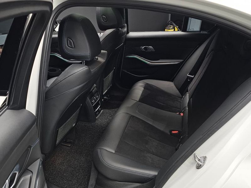 2019 BMW 3 Series 320d M Sport photo 12