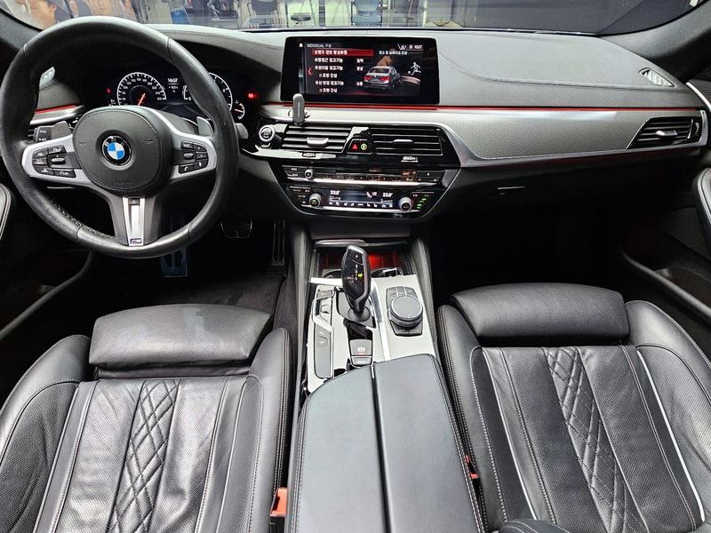 2019 BMW 5 Series 520d M Sport Package Plus photo 7