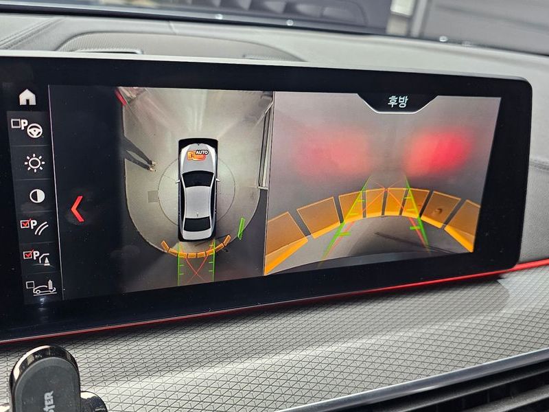 2019 BMW 5 Series 520d M Sport Package Plus photo 14