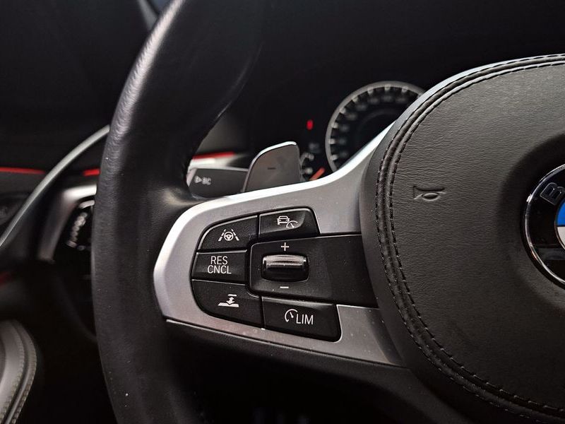 2019 BMW 5 Series 520d M Sport Package Plus photo 16