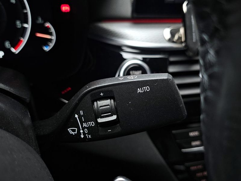 2019 BMW 5 Series 520d M Sport Package Plus photo 17
