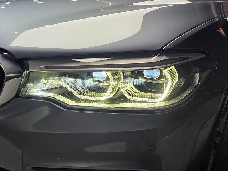 2019 BMW 5 Series 520d M Sport Package Plus photo 22