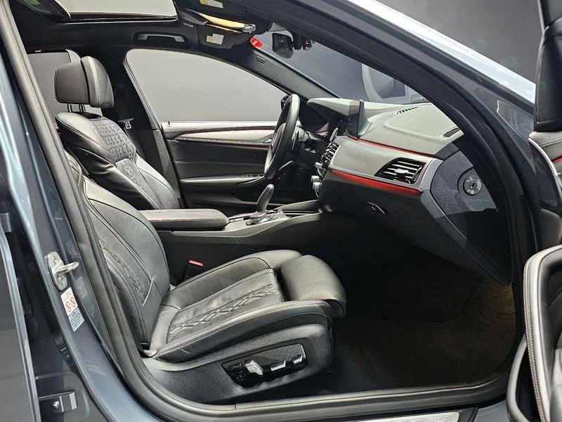 2019 BMW 5 Series 520d M Sport Package Plus photo 26