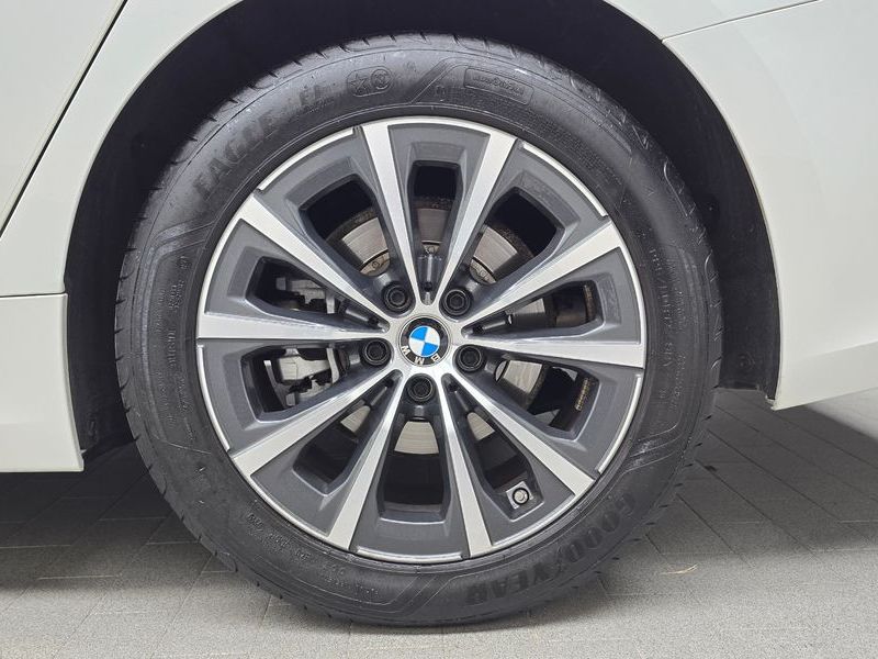 2019 BMW 3 Series 320d photo 21