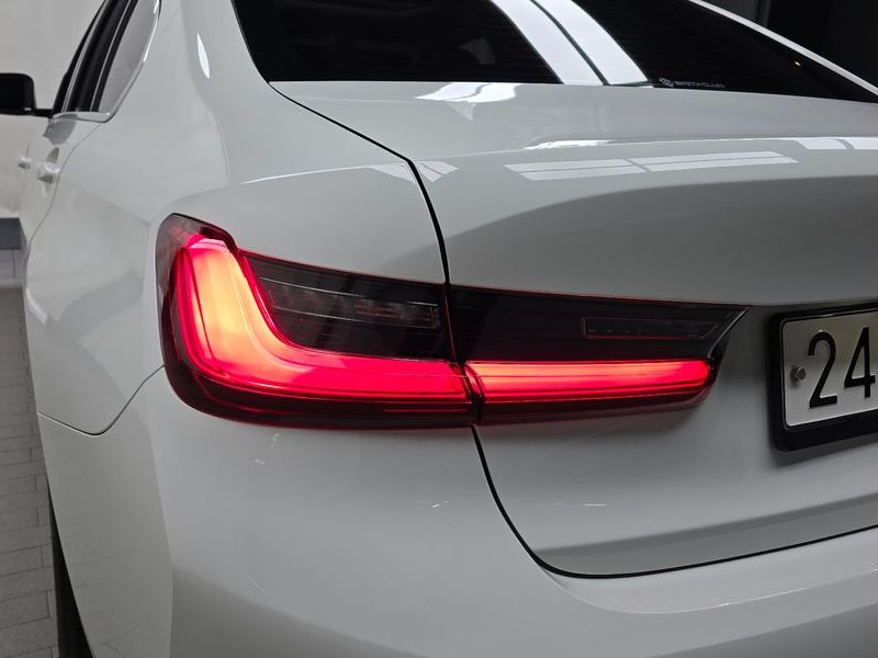 2019 BMW 3 Series 320d photo 23