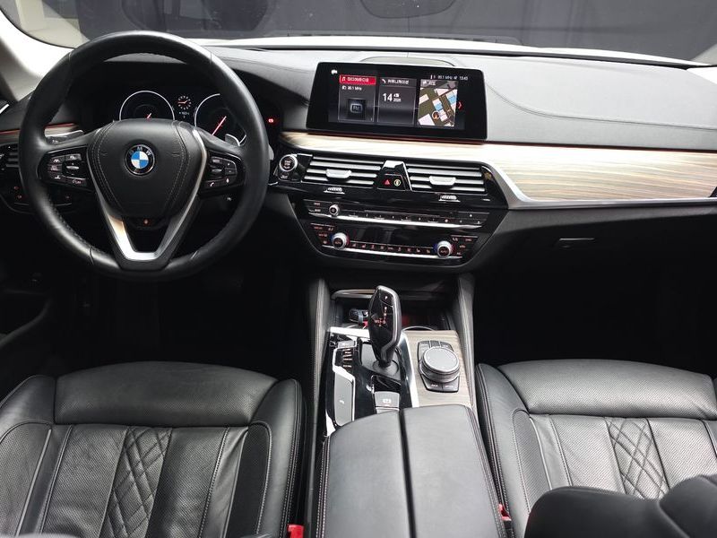 2019 BMW 5 Series 530i xDrive Luxury Plus photo 7