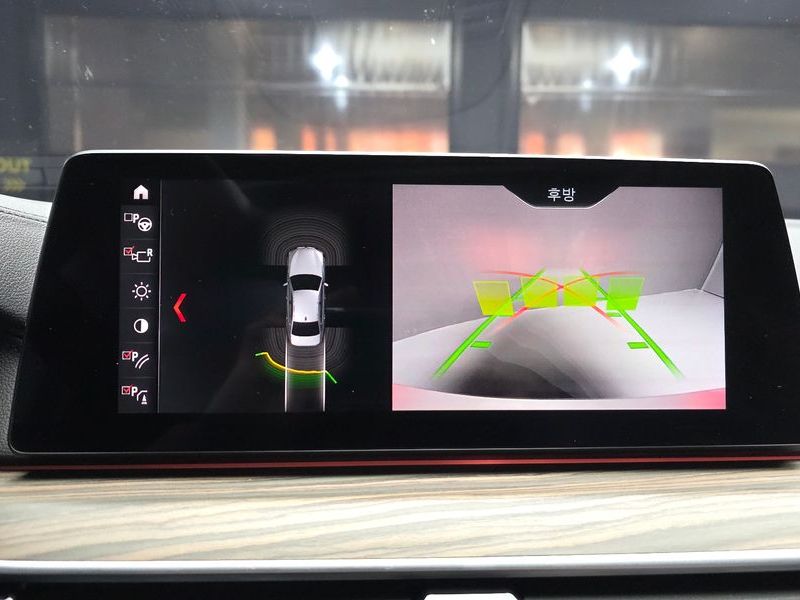 2019 BMW 5 Series 530i xDrive Luxury Plus photo 15