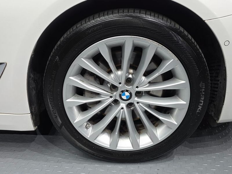 2019 BMW 5 Series 530i xDrive Luxury Plus photo 21