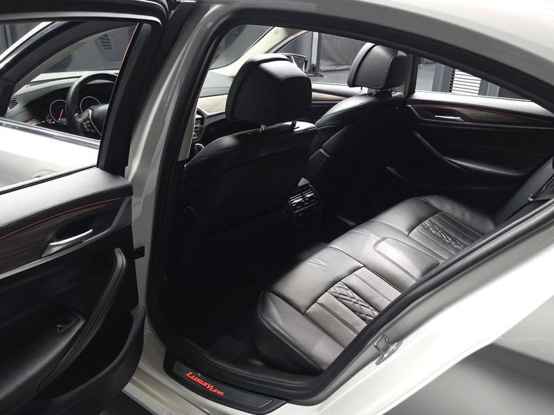 2019 BMW 5 Series 530i xDrive Luxury Plus photo 26