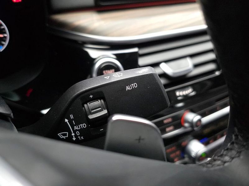 2019 BMW 5 Series 530i xDrive Luxury Plus photo 27