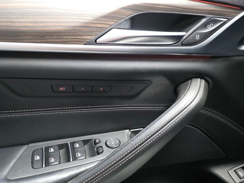2019 BMW 5 Series 530i xDrive Luxury Plus photo 28