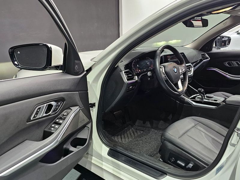 2019 BMW 3 Series 320d photo 10