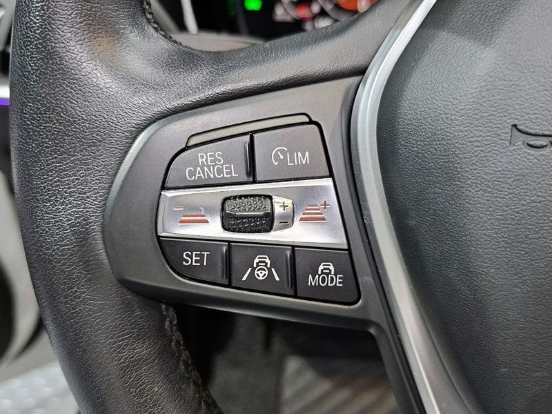 2019 BMW 3 Series 320d photo 15