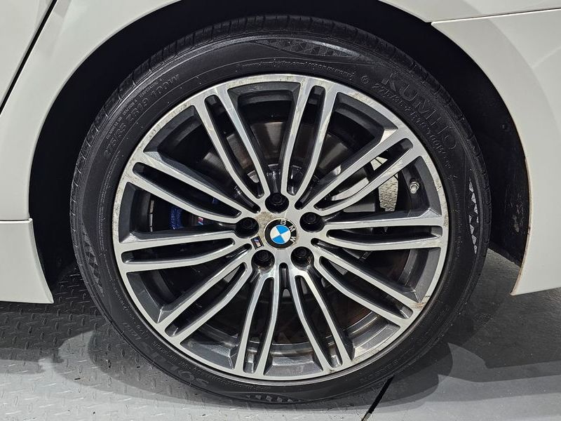 2019 BMW 5 Series 530i xDrive M Sport Package Plus photo 21