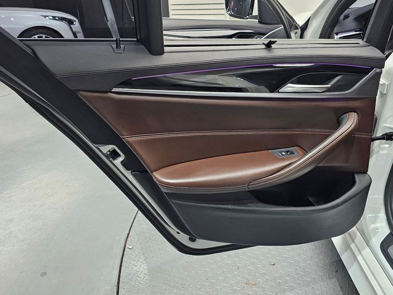2019 BMW 5 Series 530i xDrive M Sport Package Plus photo 25