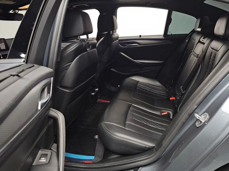 2019 BMW 5 Series 520d M Sport Package Plus photo 12