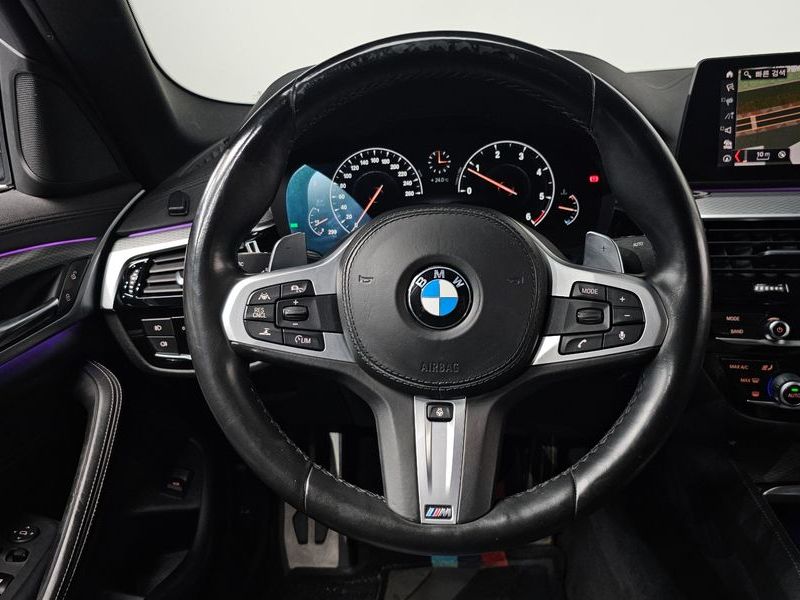 2019 BMW 5 Series 520d M Sport Package Plus photo 13