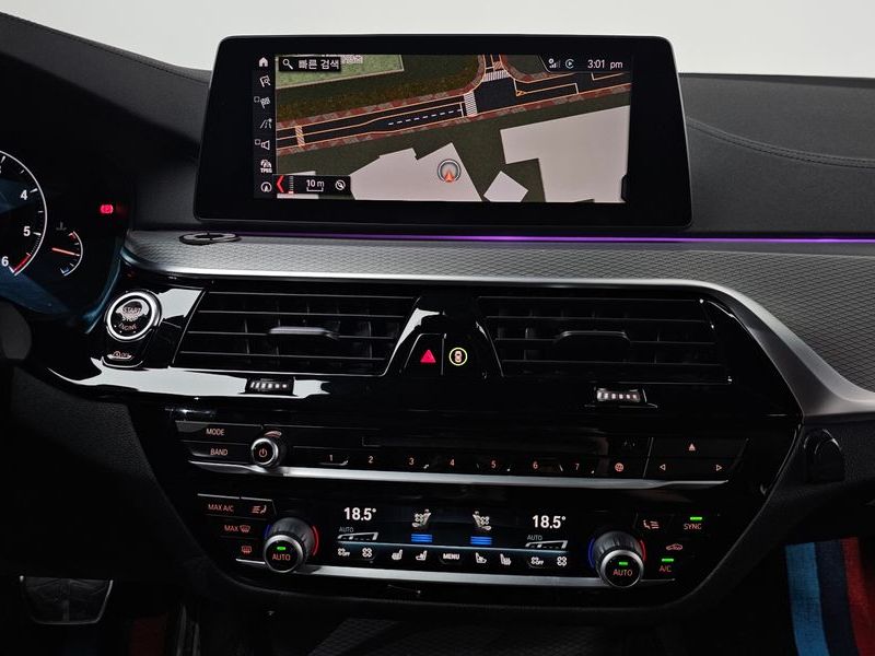 2019 BMW 5 Series 520d M Sport Package Plus photo 14