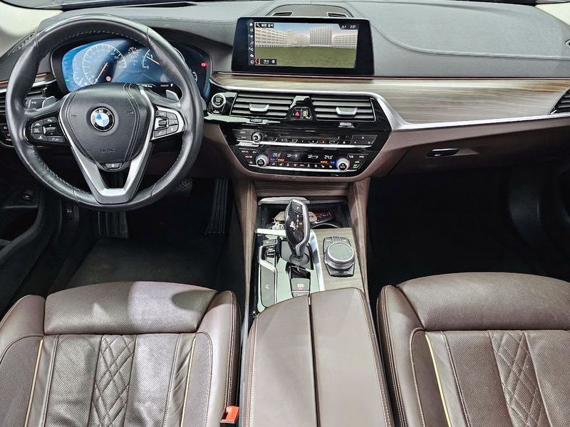 2019 BMW 5 Series 520d xDrive Luxury Plus photo 7