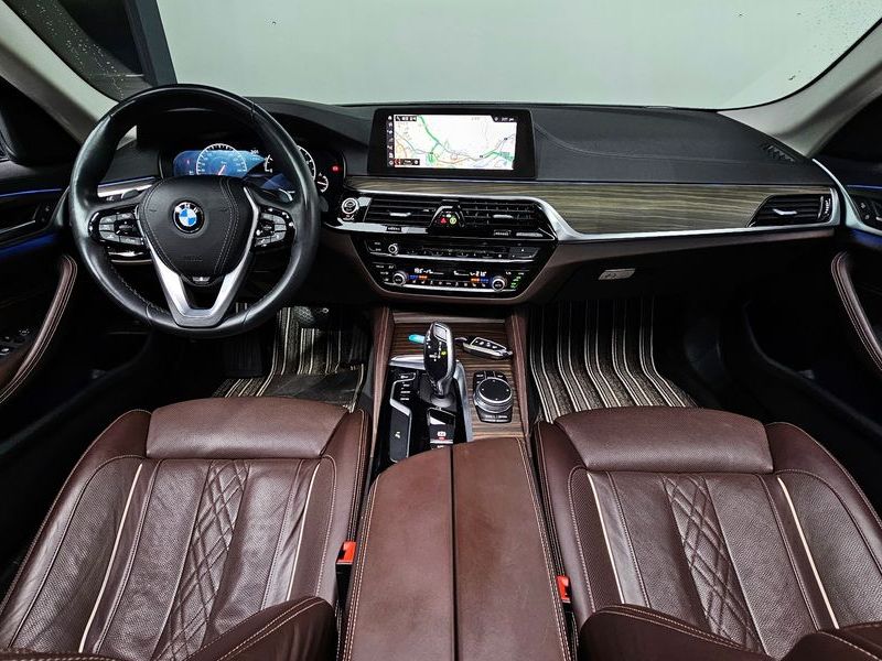 2019 BMW 5 Series 520d Luxury Plus photo 7