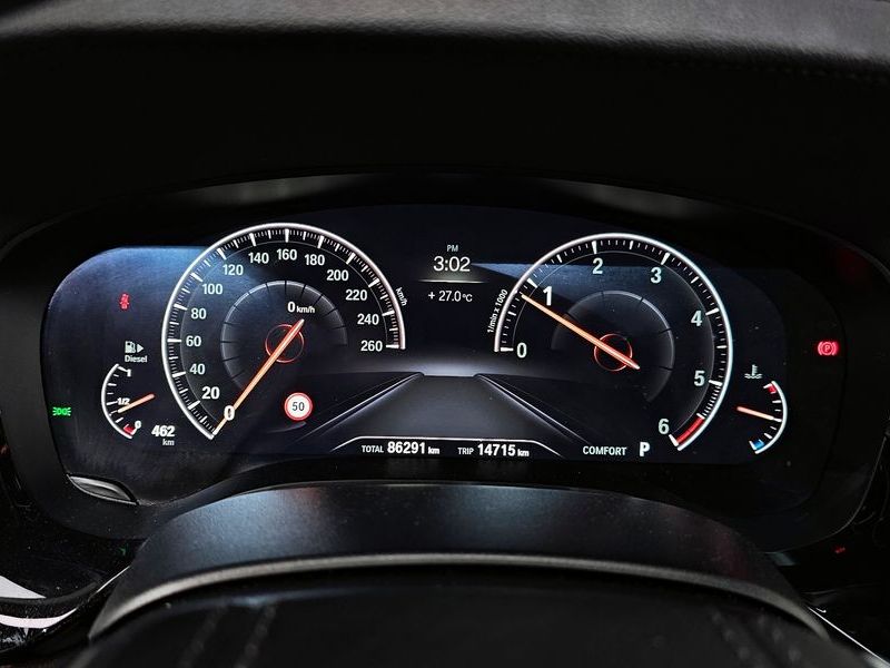 2019 BMW 5 Series 520d Luxury Plus photo 8
