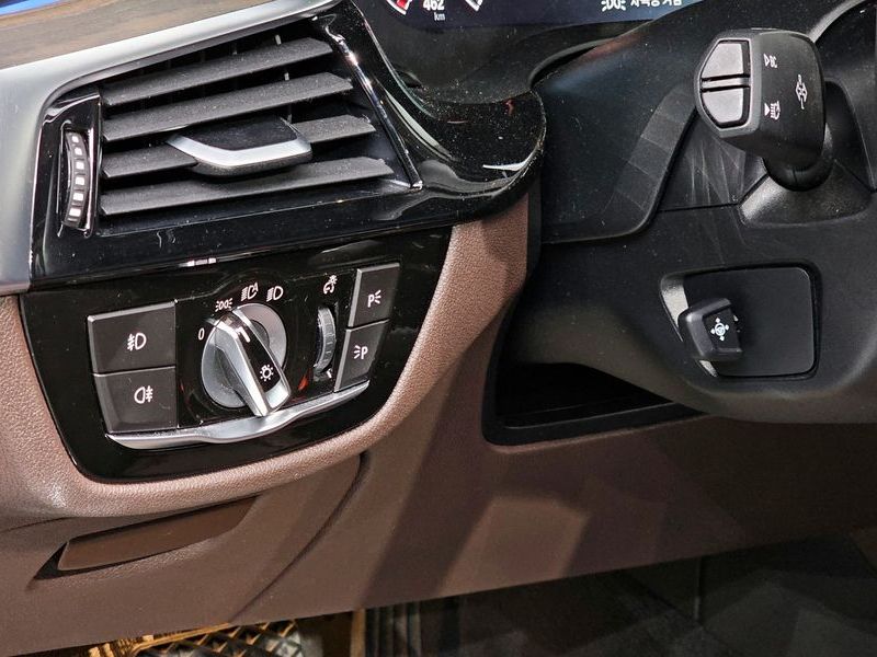 2019 BMW 5 Series 520d Luxury Plus photo 14
