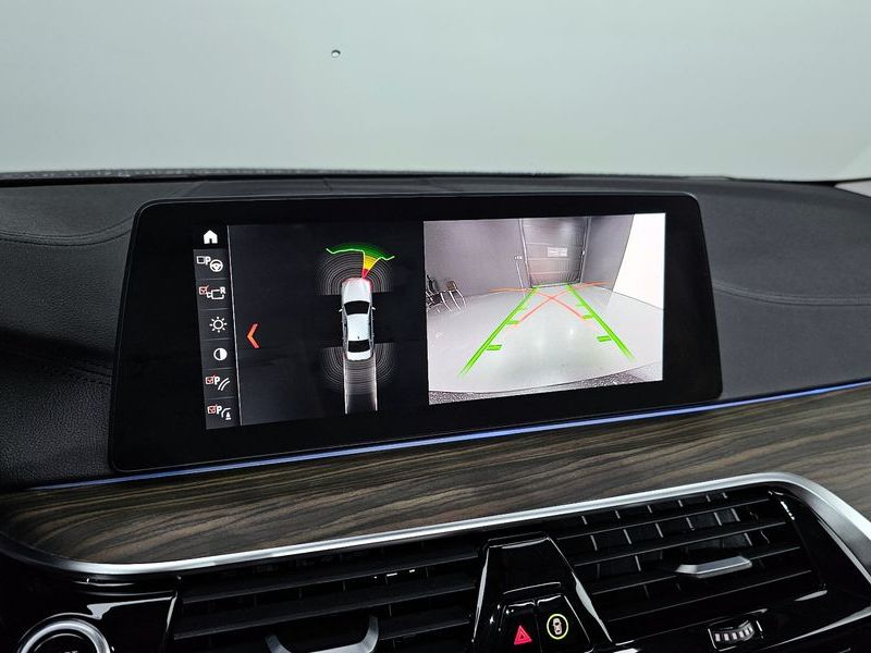 2019 BMW 5 Series 520d Luxury Plus photo 17