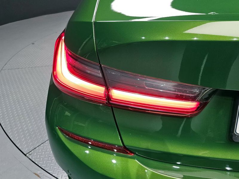 2019 BMW 3 Series 320d M Sport photo 23