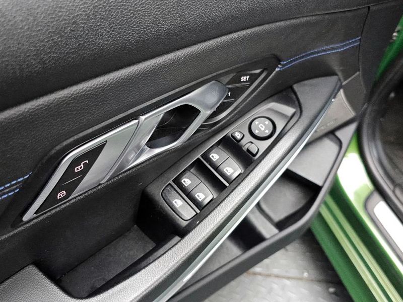 2019 BMW 3 Series 320d M Sport photo 28