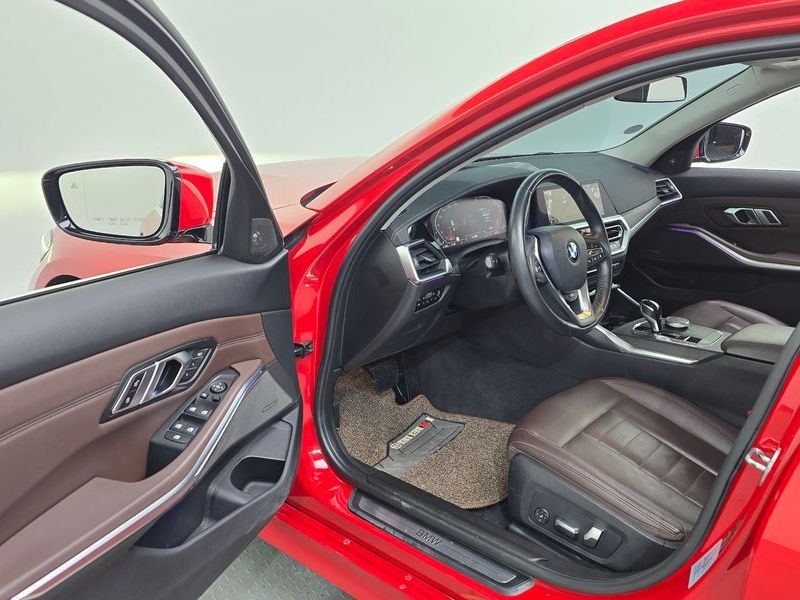 2019 BMW 3 Series 320d Luxury photo 10