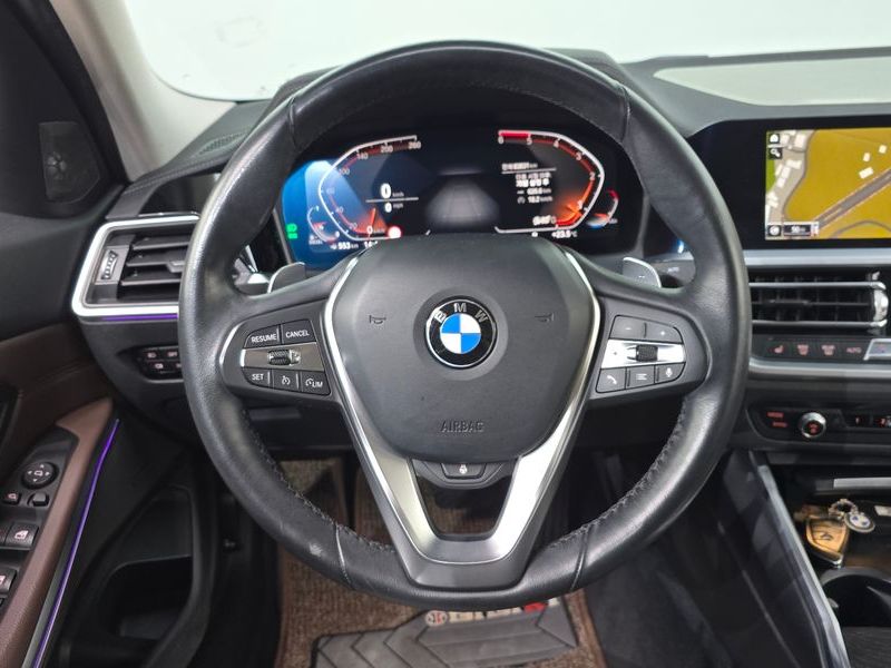 2019 BMW 3 Series 320d Luxury photo 14