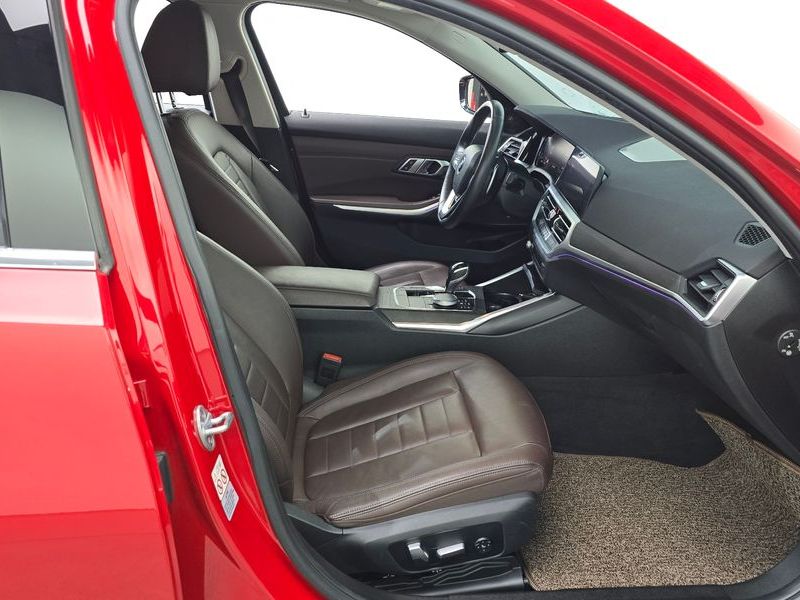2019 BMW 3 Series 320d Luxury photo 26