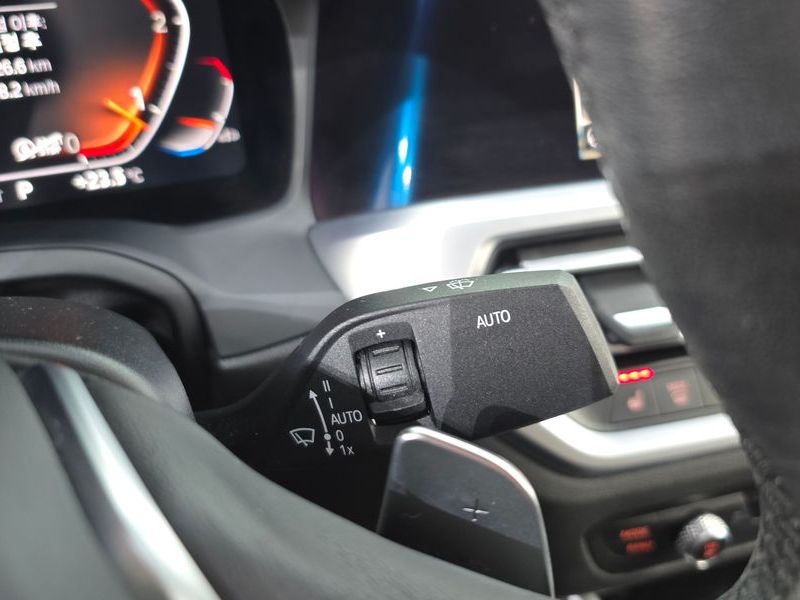 2019 BMW 3 Series 320d Luxury photo 28