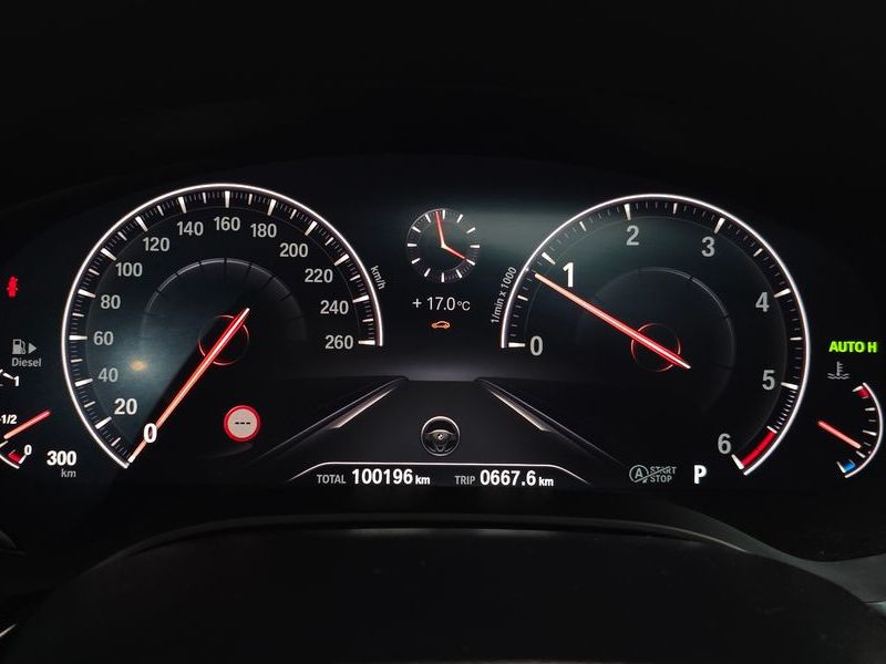 2019 BMW 5 Series 520d Luxury Plus photo 8