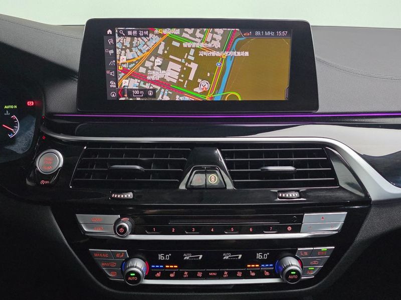 2019 BMW 5 Series 520d Luxury Plus photo 13